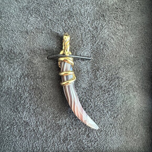 David Yurman Tusk Amulet Pendant in 18K Yellow Gold w/ Botswana Agate - Picture 7 of 11